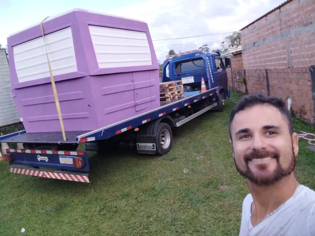 Transporte de quiosque no litoral do Paraná, Pontal do Sul